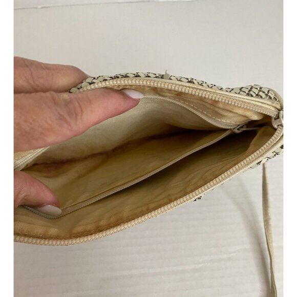 Vintage Beige Small Crossbody Bag With Metal Mesh Design & Shoulder Strap - Picture 7 of 10